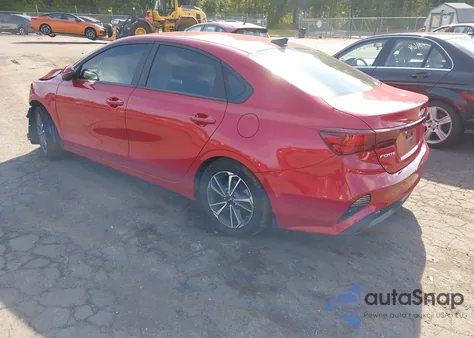 2024 Kia Forte Lxs z USA, uszkodzony, nr VIN 3KPF24AD5RE777470